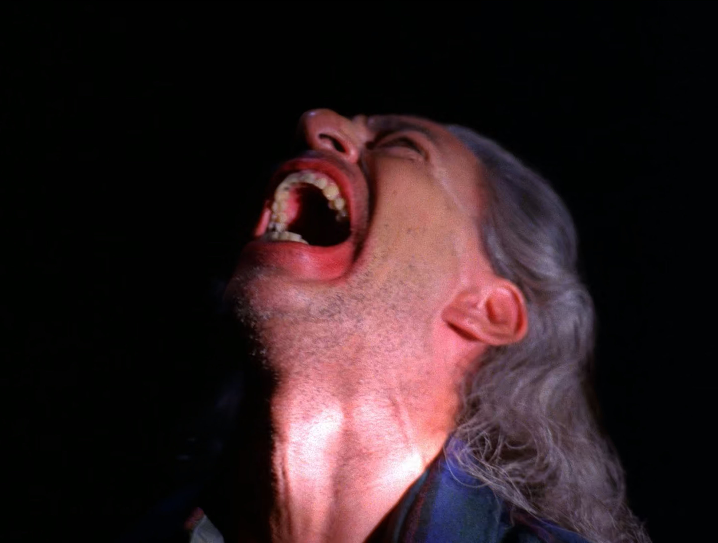 BOB gritando