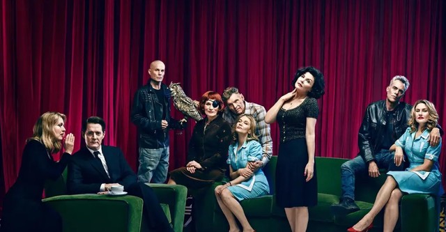 Elenco em The Return